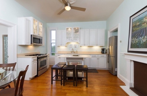 Fifth Ward Apartment | 2nd Flr 2-Bedroom Unit in historic estate on Coggeshall Ave near Newport Mansion