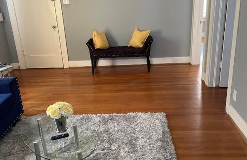 South Central Houston Apartment | 2nd level duplex, Downtown Houston near Toyota Center, Smoking allowed on Balcony!