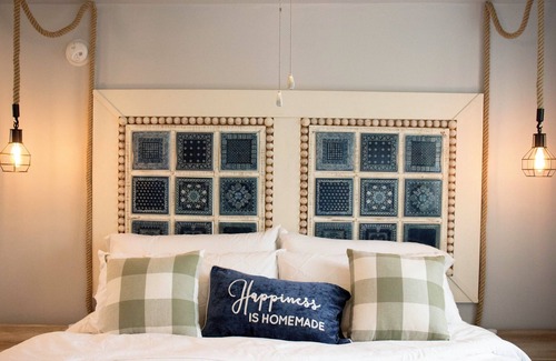 Downtown House | 2nd Street Retreat: Cozy Studio -So Close You Can Walk/Bike Downtown Bentonville