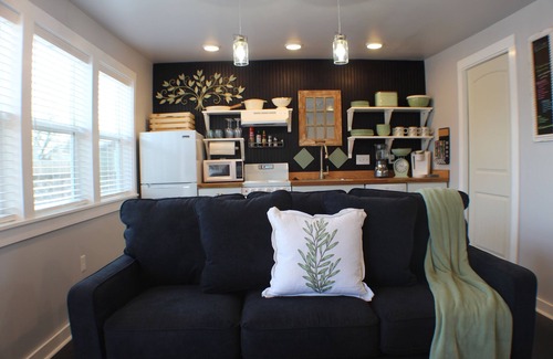 Downtown House | 2nd Street Retreat: Cozy Studio -So Close You Can Walk/Bike Downtown Bentonville