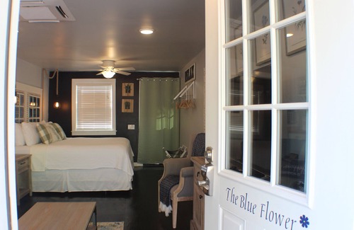 Downtown House | 2nd Street Retreat: Cozy Studio -So Close You Can Walk/Bike Downtown Bentonville