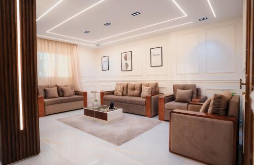 Al Duqqi Apartment | 3 غرف نوم في وسط المهندسين