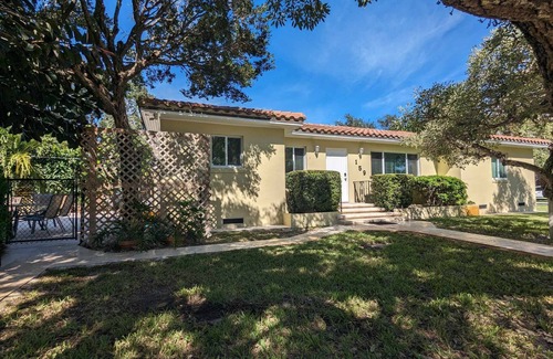 Lakeside Point House | 3/2 Heated Private Pool, 5 Min to Beach