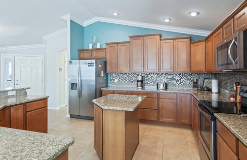 Antrim Dells House | 3/2 Pool Home on the lake, near Brownwood!