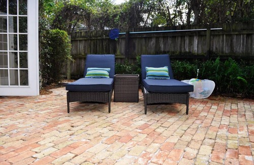 Parrot Cove House | 3/2 private home w/heated pool & hot tub, less than 1 mile from beach