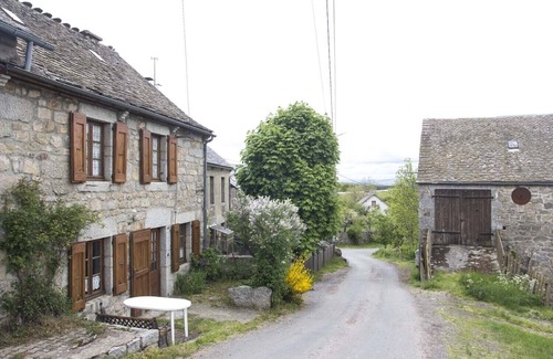 Peyre-en-Aubrac House | 3/4 pers rental in Grandviala