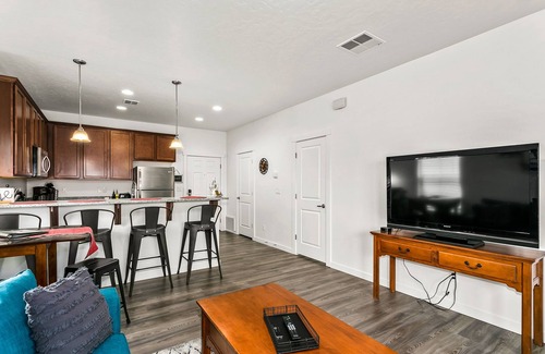 Boise House | 3 Adjacent Homes | Near The Village | Sleeps 18