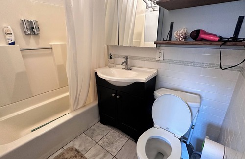 East Somerville Apartment | 3 bd 2 ba Unit