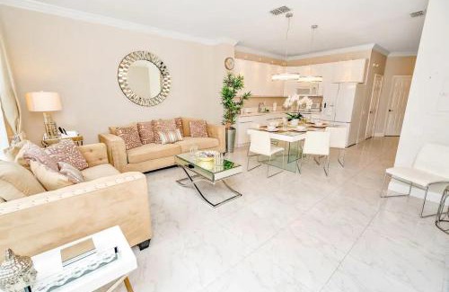 Windsor Palms House | 3 BD All Suites Home with Pool minutes from Disney