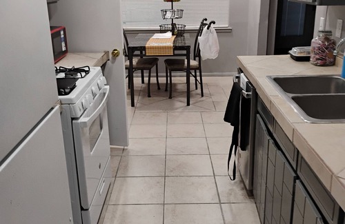 O'Shea Keleher House | 3-bdm home, sunny El Paso near shops, medical, schools, restaurants, & more