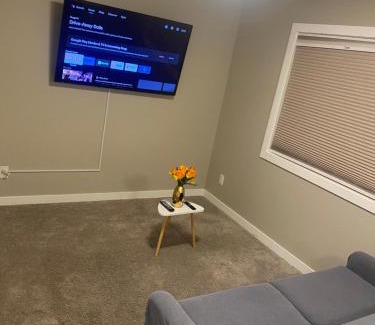 Regina Villa | 3 BDR - Bonus Room - King Bed - Garage - Near Airport