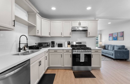 Central City House | 3 BDR+Extended Stay Discounts+Central+PetsOK