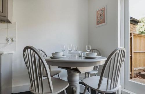 Chiswick House | 3 bdr House - Garden, easy access to centrl London