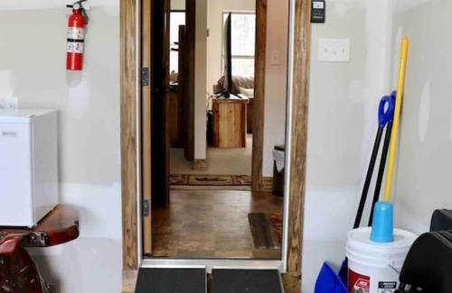 State College House | 3 bdrm 2 bath handicap friendly home in secluded setting 5 miles to PSU stadium