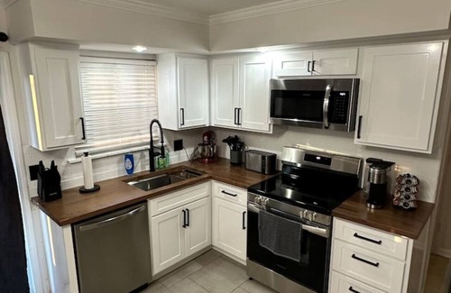 Columbia Apartment | 3 Bed 1.5 Bath Pet Friendly Apt
