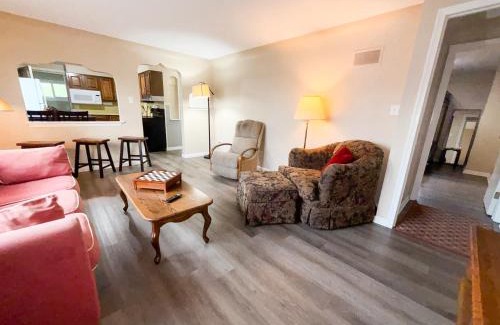 Anchor Bay Harbor Apartment | 3 Bed, 1 Bath, Upper Flat