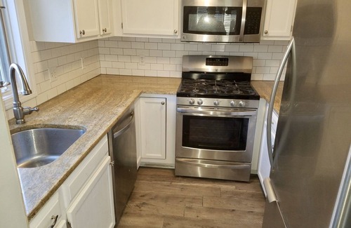 Teaticket House | 3 Bed 2 Bath - Fully Renovated SS Granite kitchen walk to beach Falmouth heights