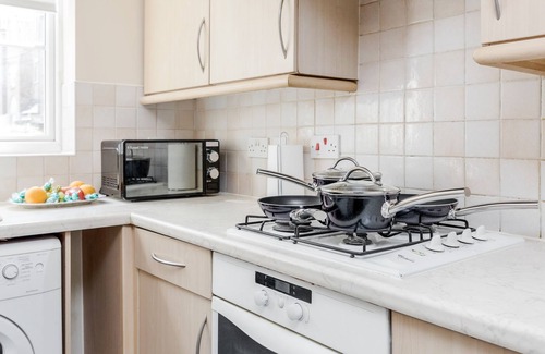 North Stifford House | 3 Bed 2 Bath En-suite House with Parking