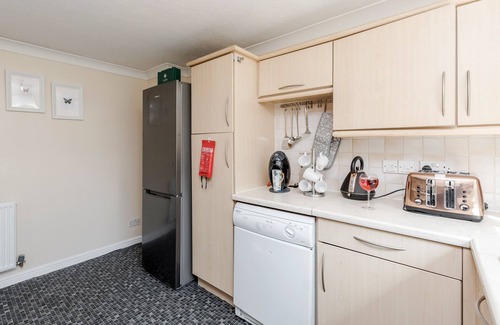 North Stifford House | 3 Bed 2 Bath En-suite House with Parking