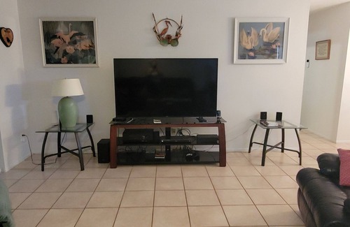 Lochmoor Waterway Estates House | 3 bed, 2 bath home for your Get A Way! Great for couples, family or Business!