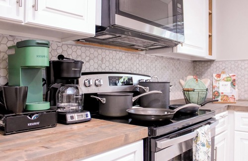 Riverview House | 3 BED 2 BATH Huge Yard Pet Friendly! In Riverview