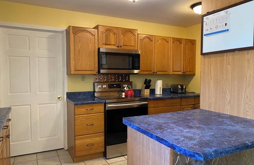 Farmington House | 3 bed, 2 bath private wooded retreat on 12 acres