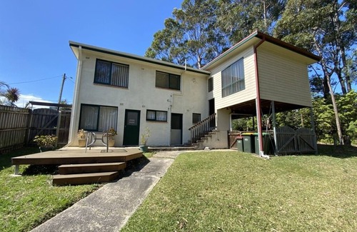 Denhams Beach Apartment | 3 Bed (3 Night Min) (Denhams Beach Cottage)