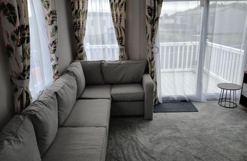 Flookburgh Ski Chalet | 3-Bed Caravan - Haven Lakeland Leisure Park