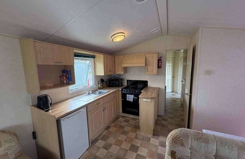 Winestead Cabin | 3 Bed Caravan - Sleeps 8 - Pets - Garden - Parking