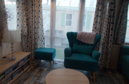 St George Ski Chalet | 3 Bed Caravan - Sleeps 8 - Wifi - Parking