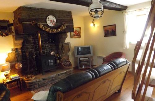 Saint-Simeon House | 3 Bed Cottage - Sleeps 5 - Garden - Parking - Wifi