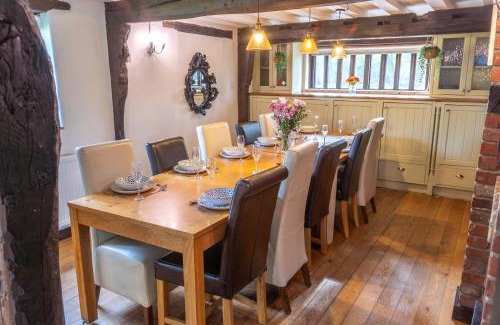 Hethel Villa | 3 Bed Country House with Pool and Sauna