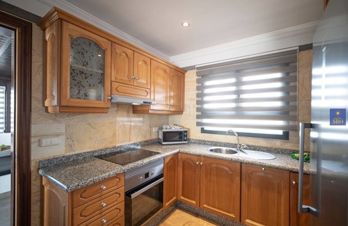 Playa Blanca Villa | 3 Bed family friendly property private pool, air conditioning, pool table