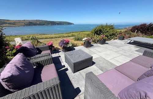 Gwbert House | 3-bed holiday cottage with spectacular sea views