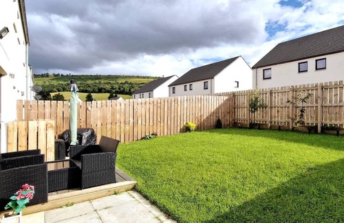 Lewiston House | 3 Bed House - Sleeps 5 - Garden - Parking - Wifi