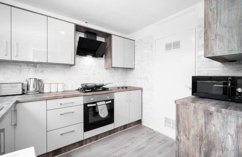 Little Hay House | 3-Bed House, Sleeps 5, Bham Airport, Parking