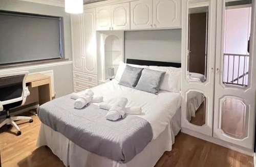 Chafford Hundred House | 3-Bed House - Sleeps 6 Parking & Garden