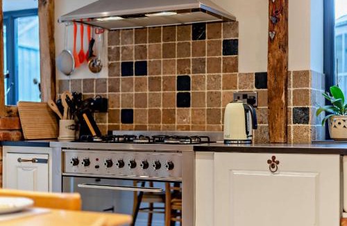 Blakeney House | 3 Bed in Blakeney 75010