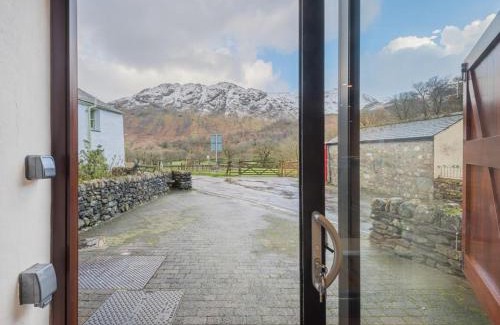 Borrowdale House | 3 Bed in Borrowdale SZ465