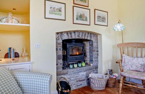 Brecon House | 3 Bed in Brecon Town BN134