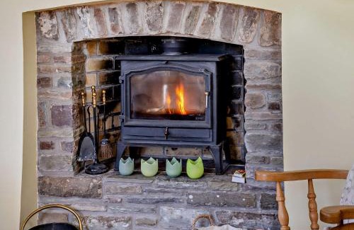 Brecon House | 3 Bed in Brecon Town BN134