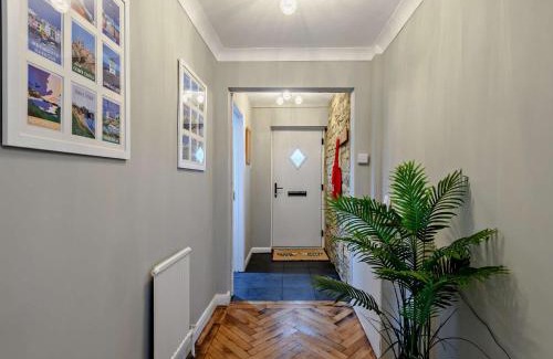 Corfe House | 3 Bed in Corfe Castle 86239