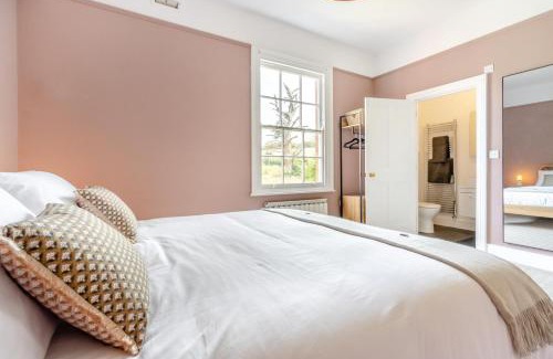 Welshpool House | 3 Bed in Cyfronydd oc-e32742