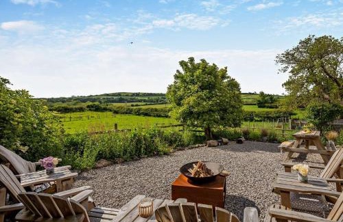 Denbigh House | 3 Bed in Denbigh 93994