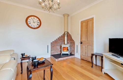 Gillingham House | 3 Bed in Gillingham 53854