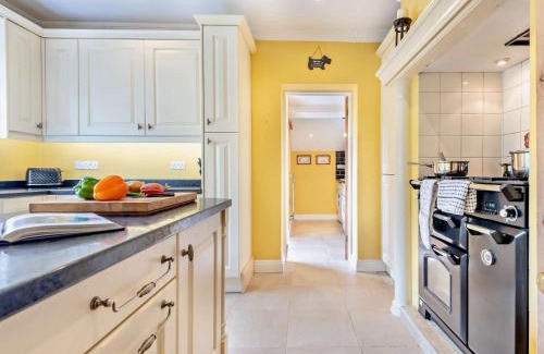 Gillingham House | 3 Bed in Gillingham 53854