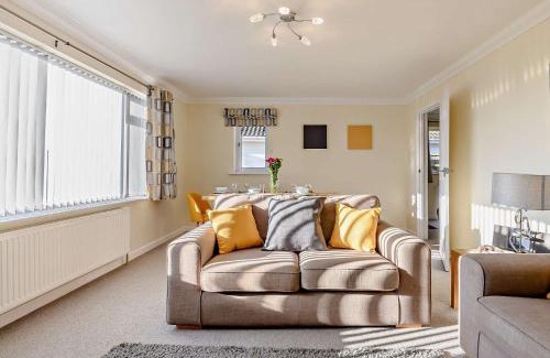 Mudeford House | 3 Bed in Mudeford 93459
