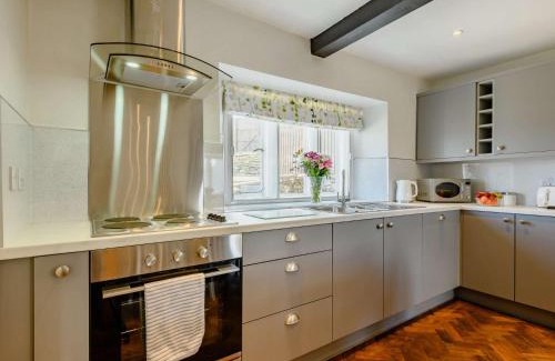 Penrith House | 3 Bed in Pooley Bridge 89068