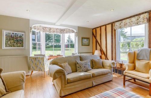 Braintree House | 3 Bed in Saffron Walden 85662