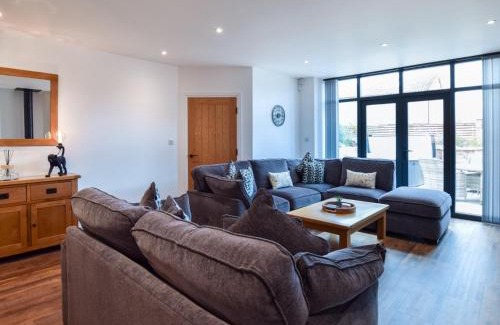 Alne House | 3 Bed in Tollerton 93896